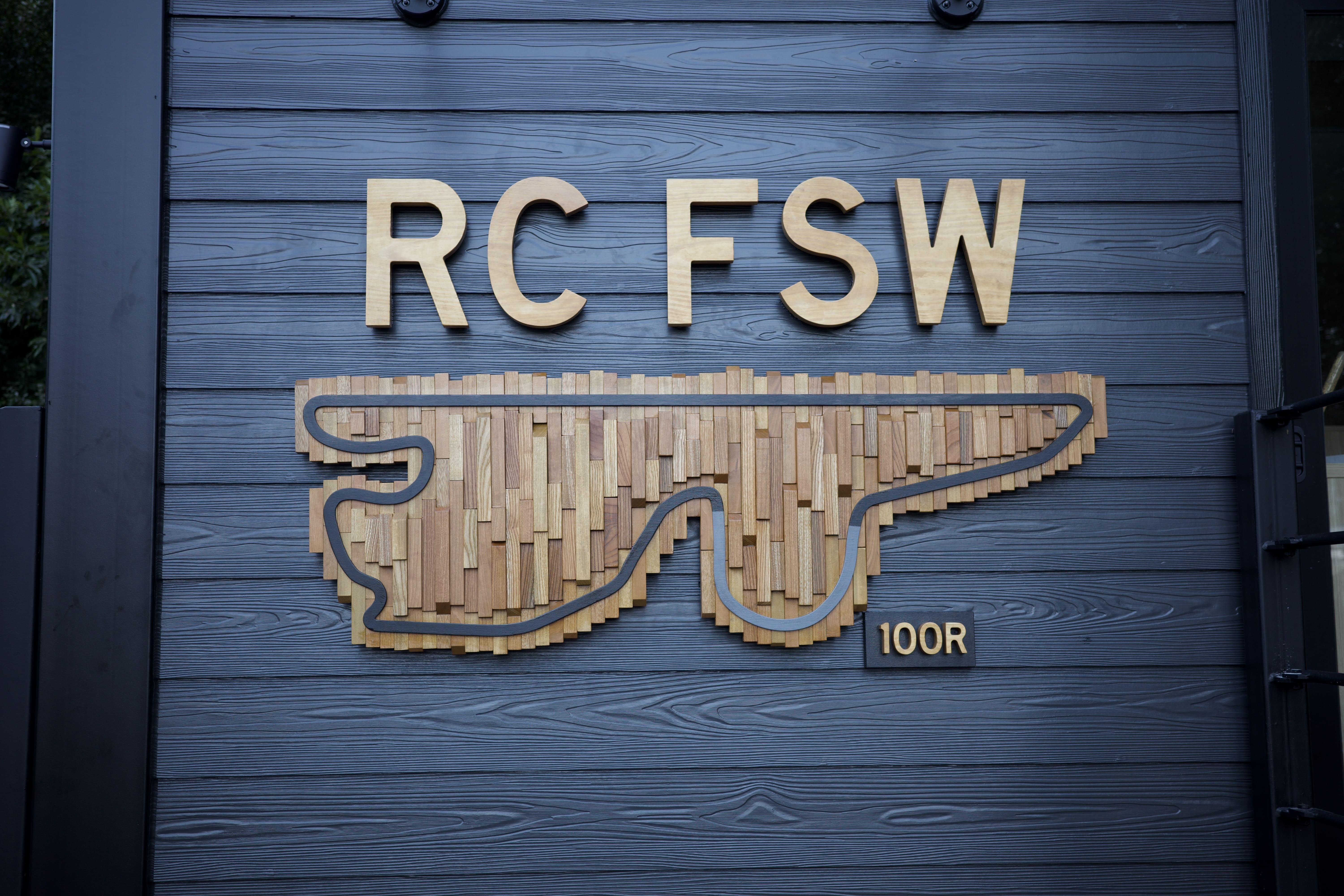 recamp - Store Fixture